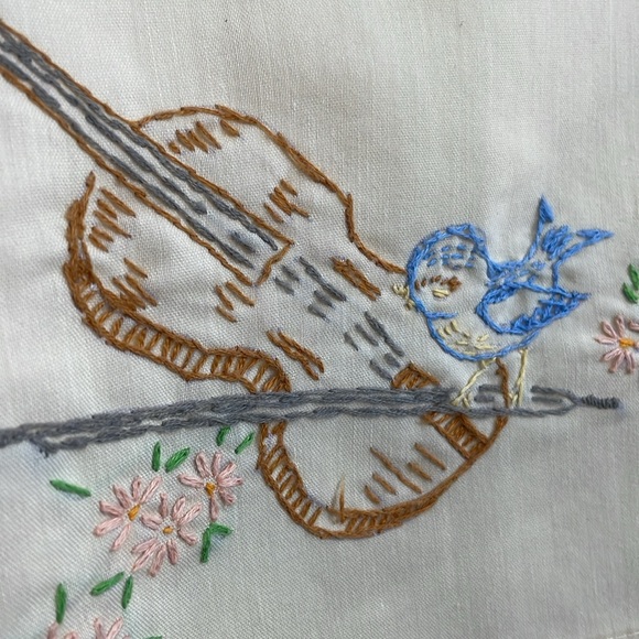 Set of (2) Cream Hand Embroidered Pillowcases Burlington No Iron Bird Violin - Picture 3 of 5